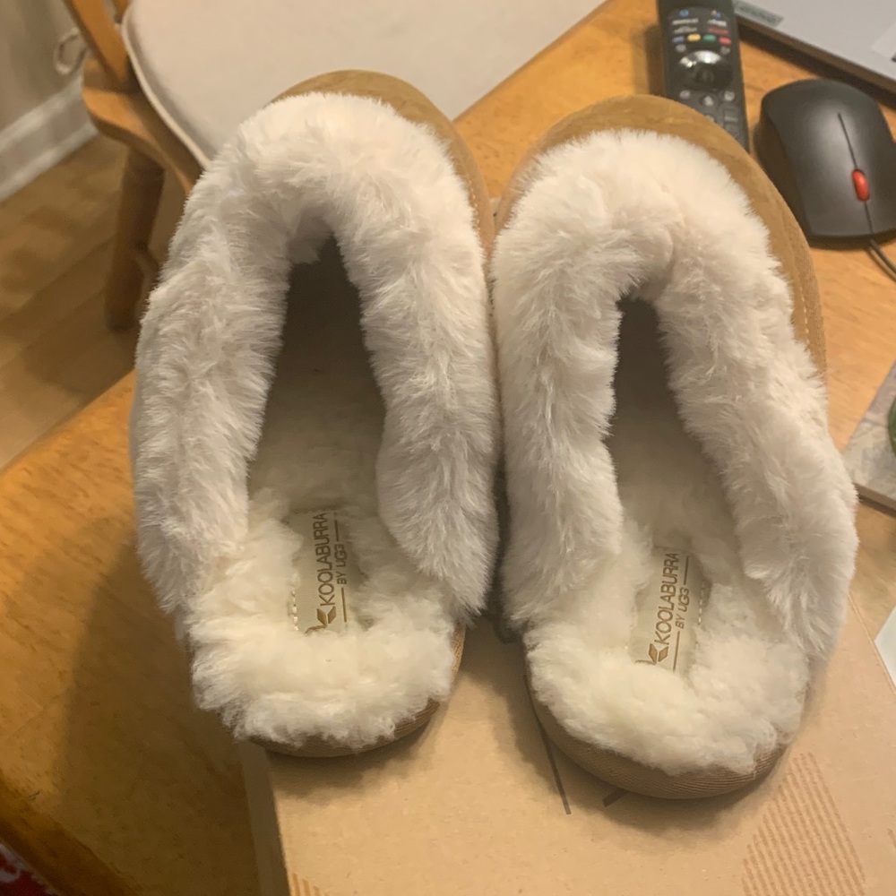 Koolaburra by UGG Fur Lined Slippers - Picture 4 of 5